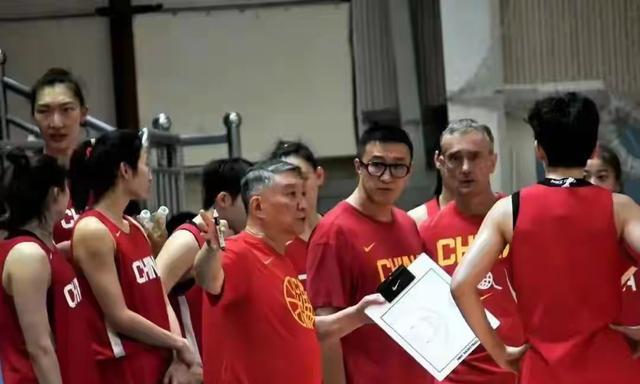 球员们既不, src, 杨舒予的篮